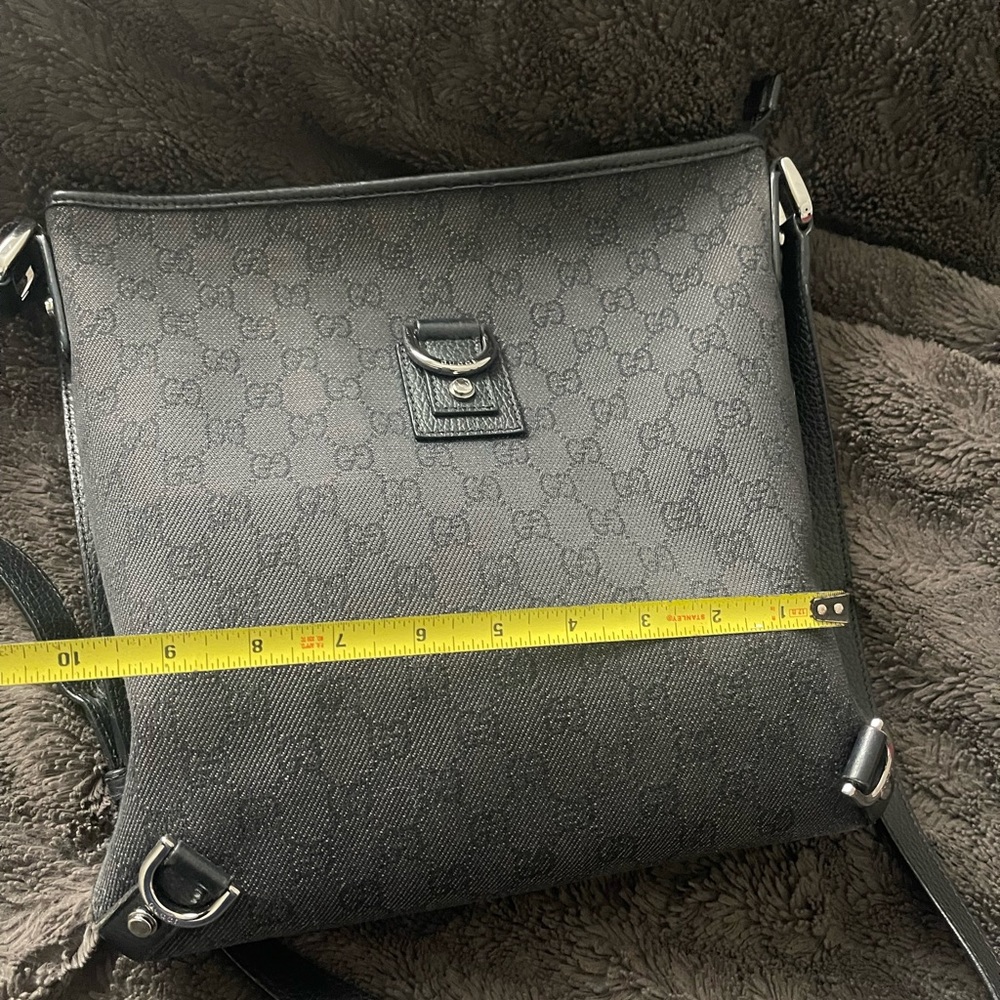 Authentic Gucci crossbody